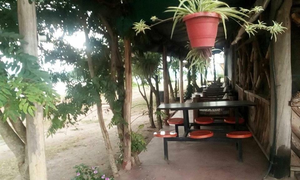 Tembo Safari Lodge Katunguru Exterior foto